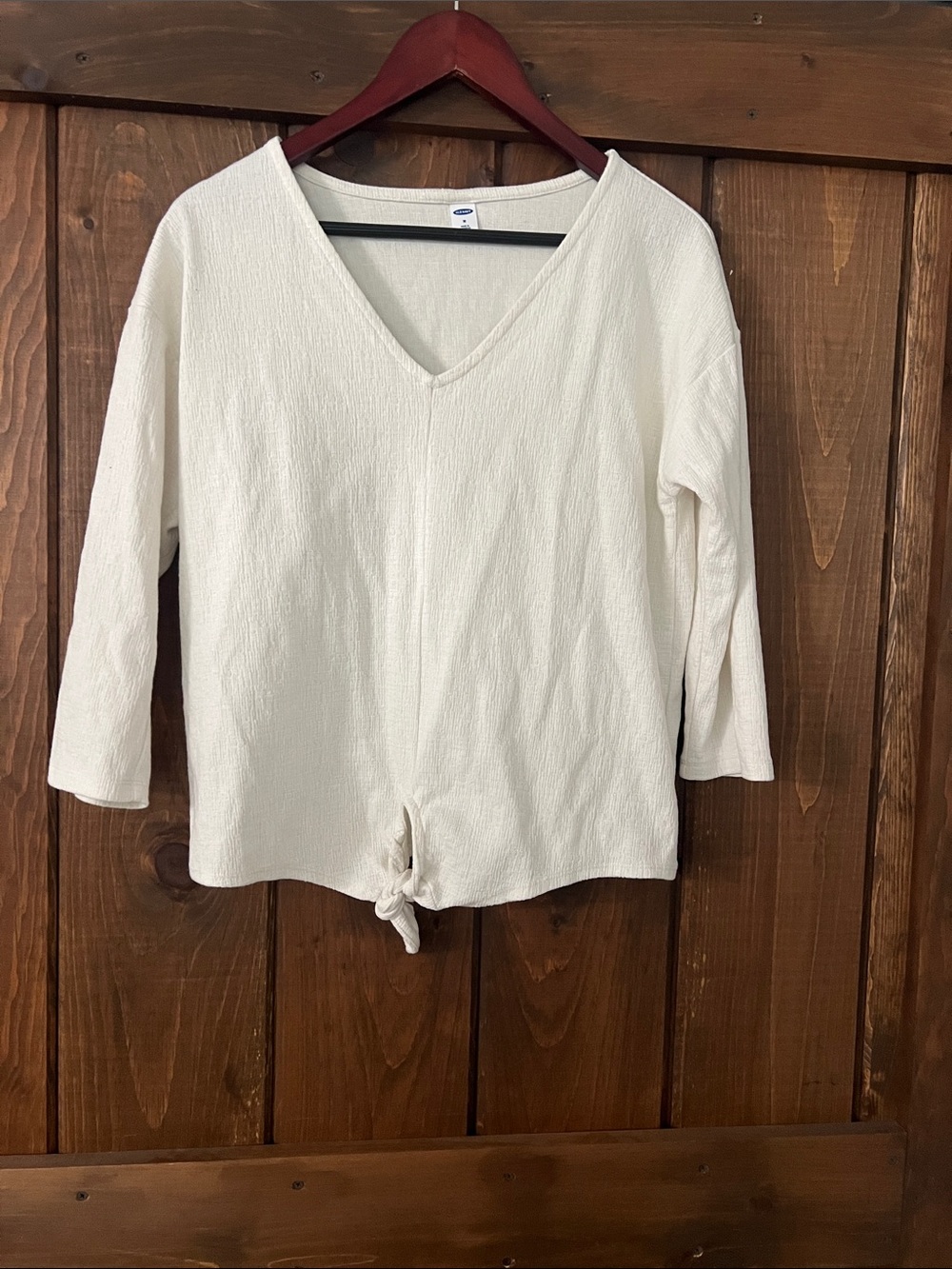 Old Navy Women’s Cream V-Neck Tie-Hem Top